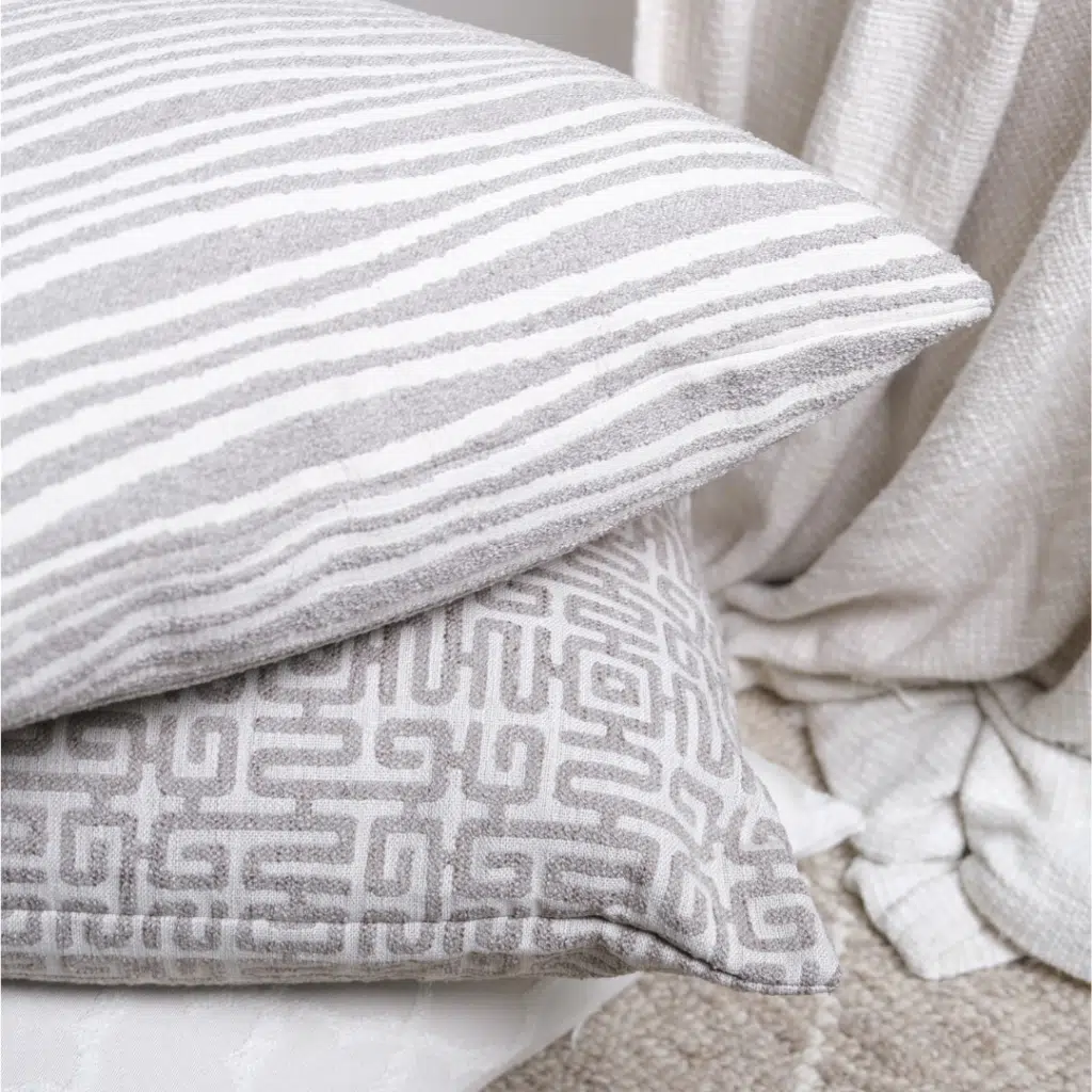 Soft and comfortable cushion 55cm with feather filling
