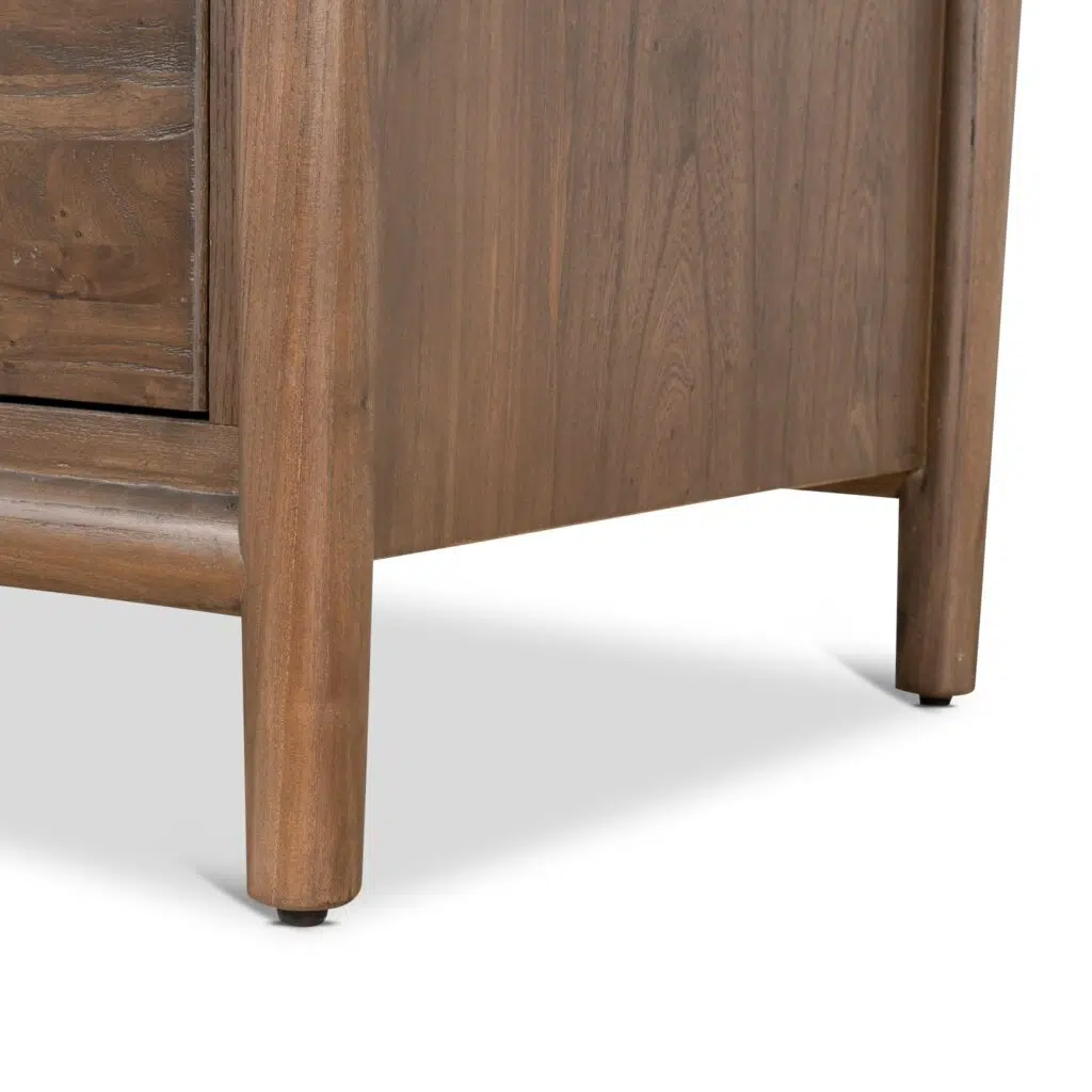 Walnut 6-drawer chest with brass handles
