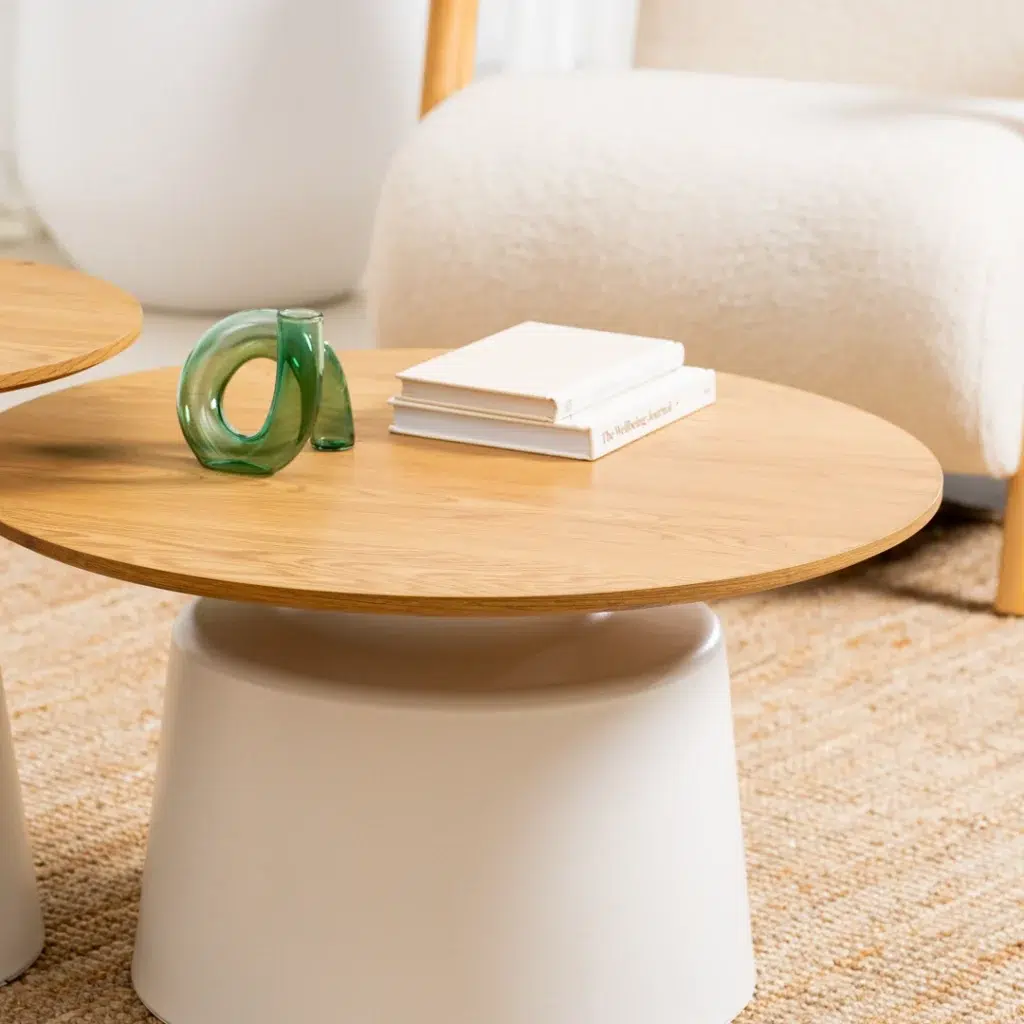 Modern oak-effect coffee table with white metal frame for living rooms