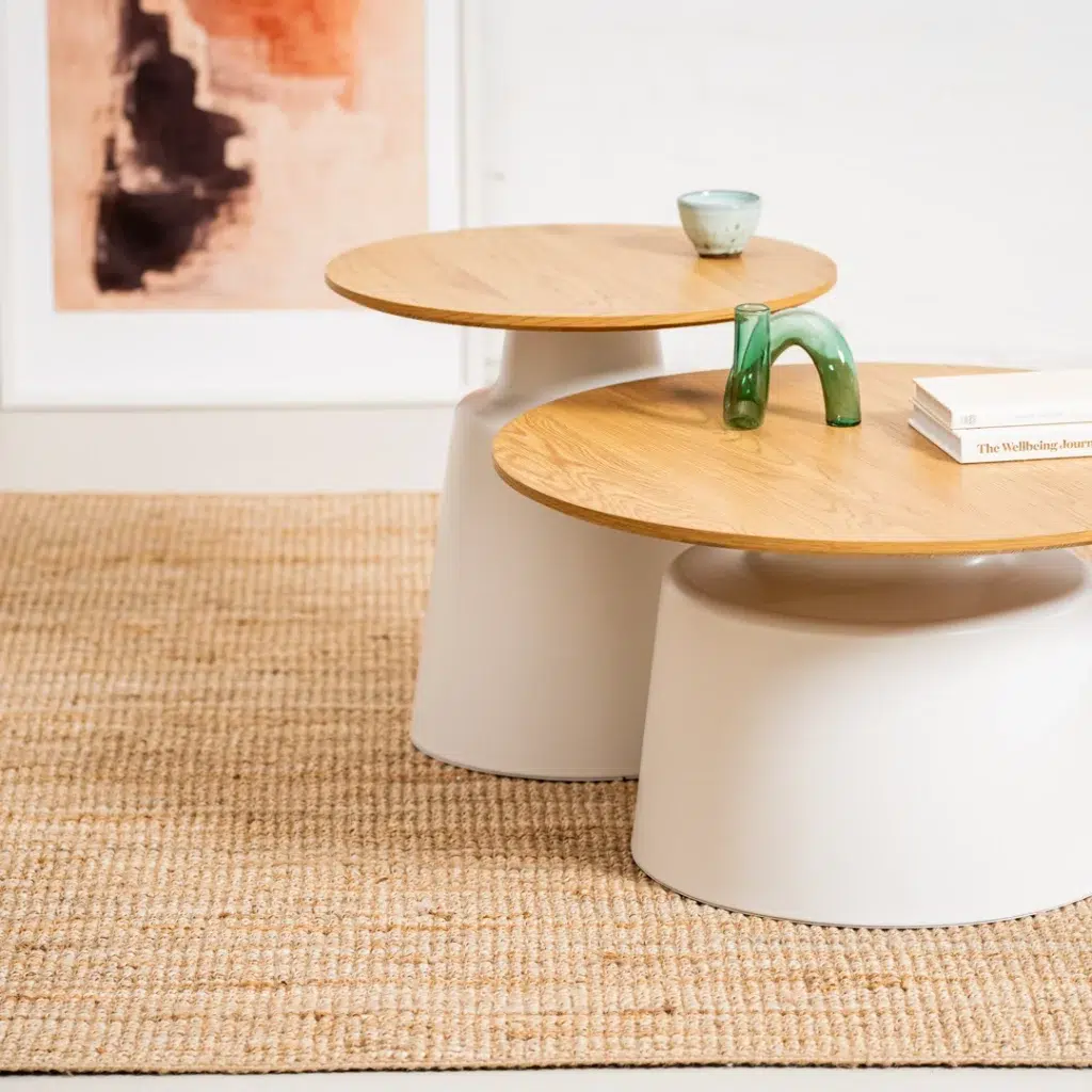 Modern oak-effect coffee table with white metal frame for living rooms