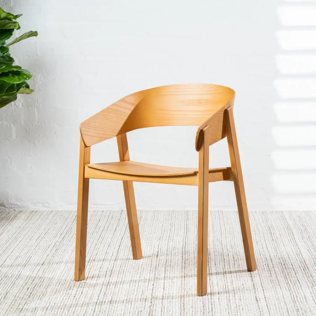 Hendriks Ash Dining Chair Set of 2 Scandinavian Design with Natural Grain and Ergonomic Shape