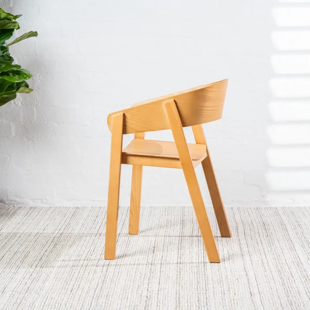 Hendriks Ash Dining Chair Set of 2 Scandinavian Design with Natural Grain and Ergonomic Comfort