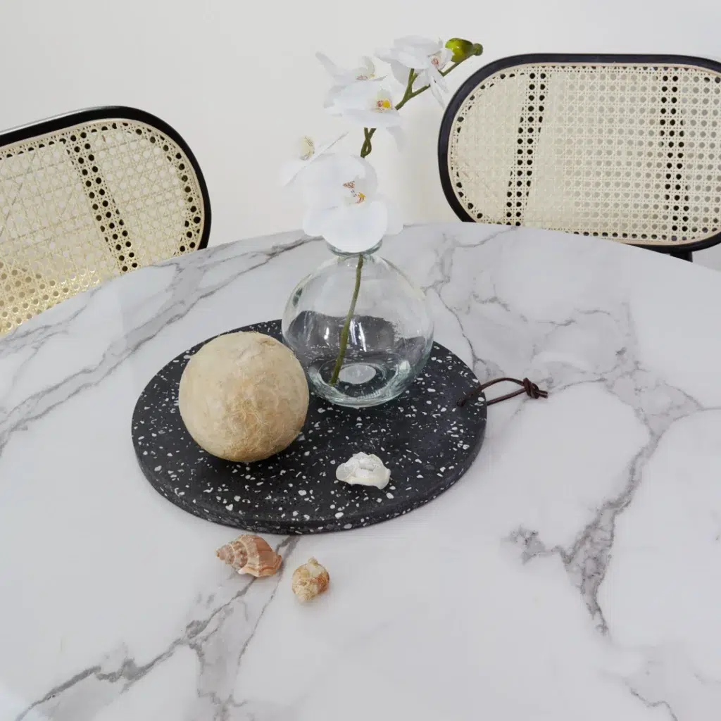 White marble effect round dining table with tulip base for 6 people, modern minimalist design