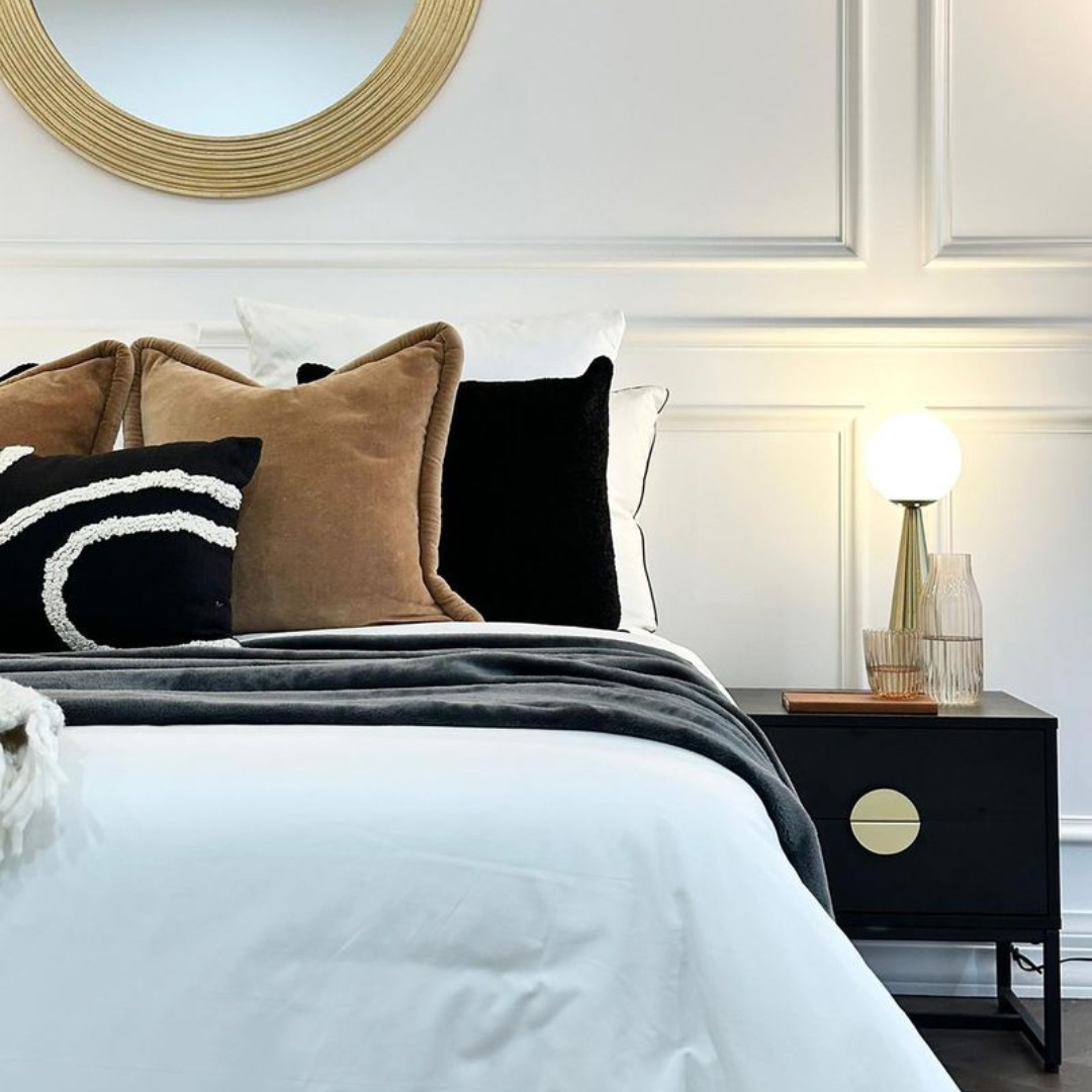 Opus Bedside Table – Black