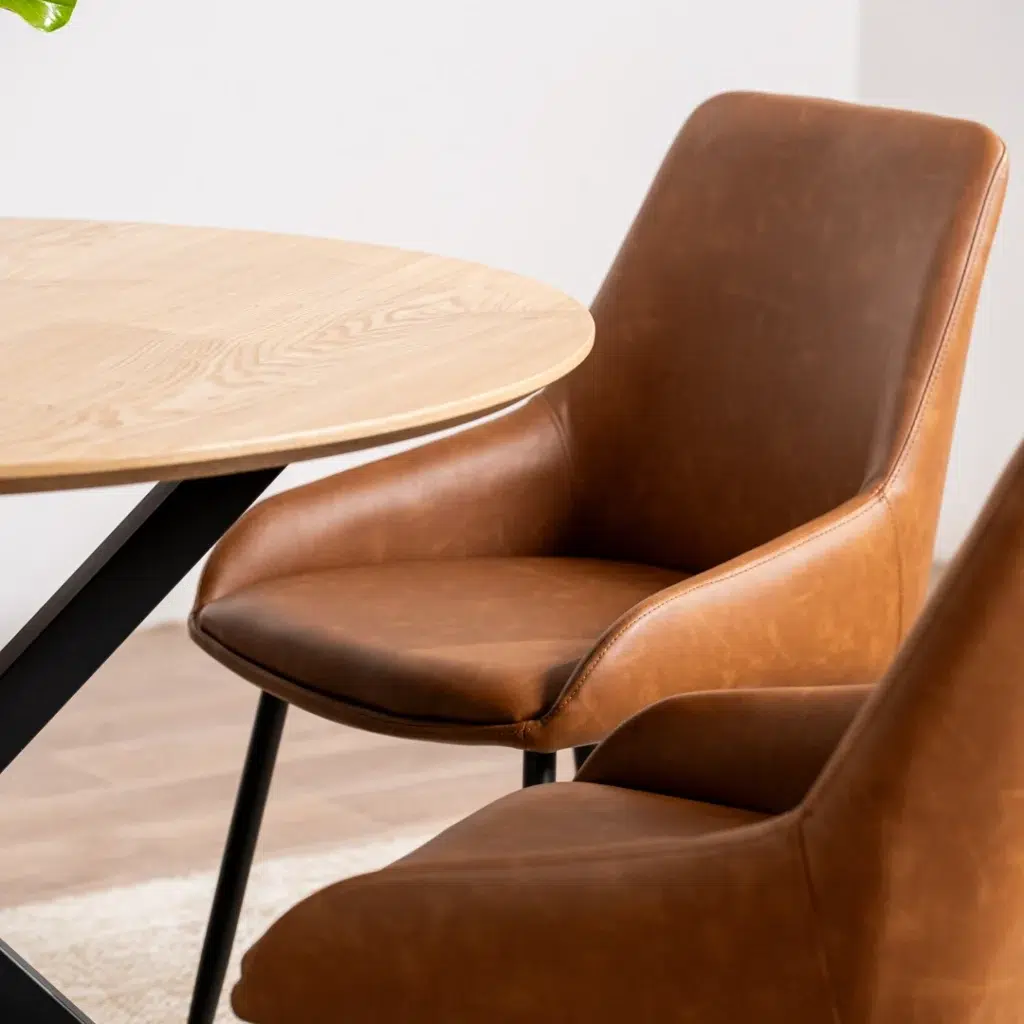 Villa Natural Ash Dining Table Oak Veneer Black Metal Frame