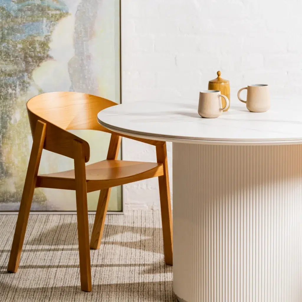 Hendriks Ash Dining Chair Set of 2 Scandinavian Style with Natural Grain and Ergonomic Design