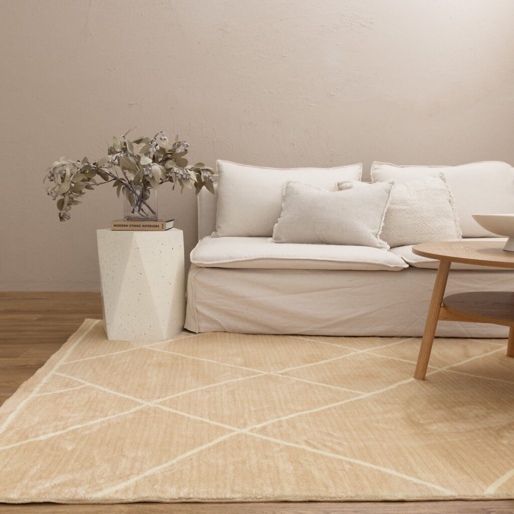 Elegant Modern Cloud Diamonds Beige Rug - Soft Comfort & Easy Care