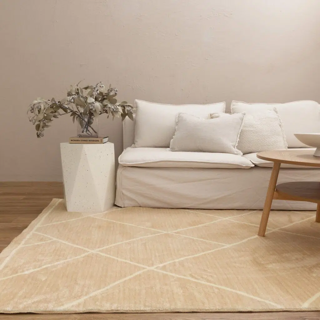 Elegant Modern Cloud Diamonds Beige Rug - Soft Comfort & Easy Care