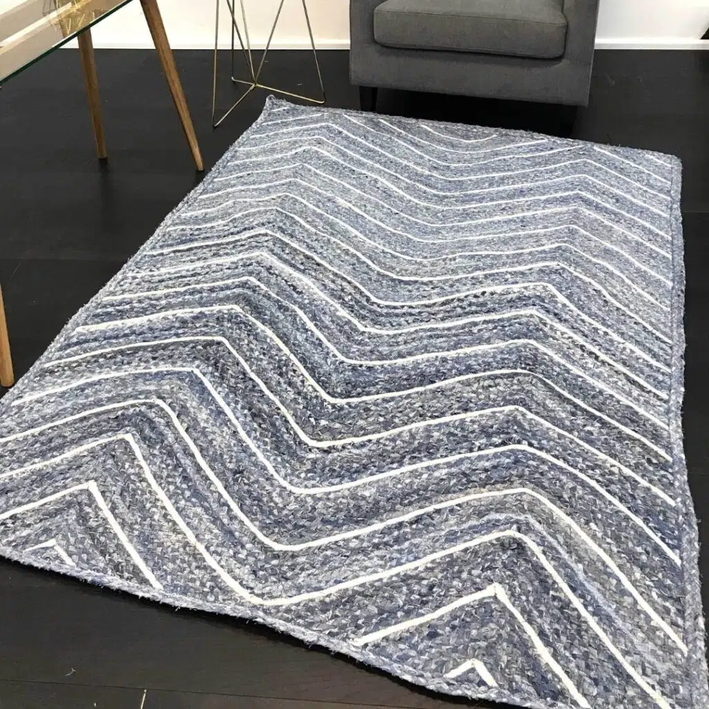 Handmade Artisan Blue Chevron Rug (50% Jute 50% Cotton)