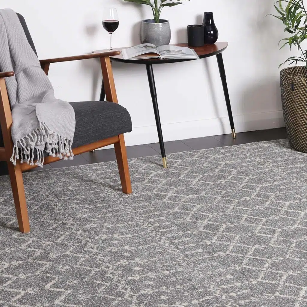 Delicate Cassiday Grey & Ivory Rug - Antique motifs, heatset polypropylene, Turkish craftsmanship