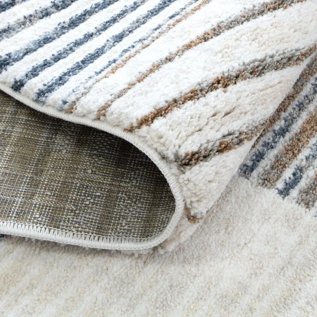 Luxurious 15mm Pile Polyester Rug with Turkish Design & Low-Maintenance Elegance