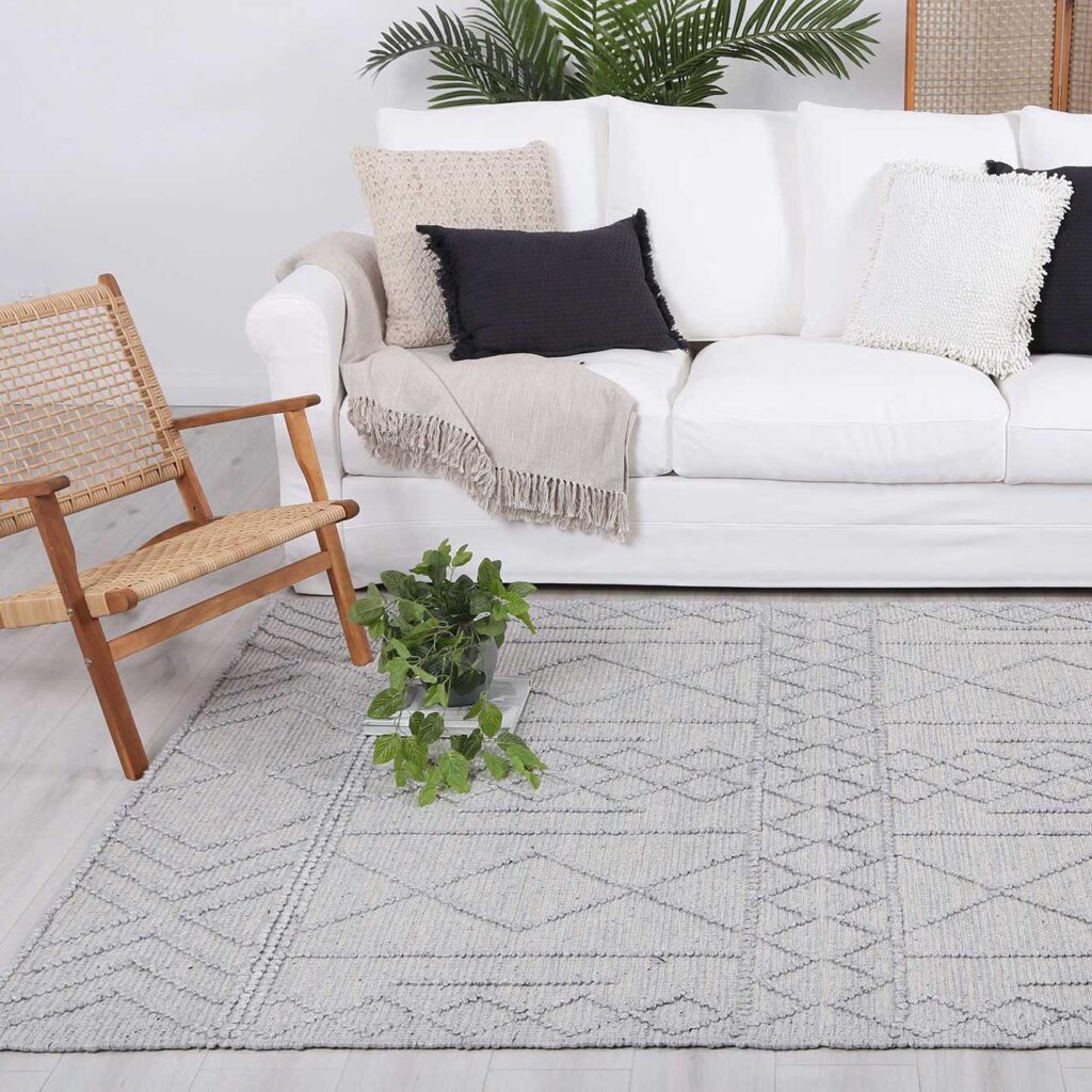 Himalaya Tribal Grey Wool Rug – Handwoven Elegance with 70% Wool & 30% Polyester for Modern Living