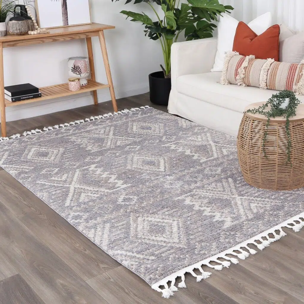 Plush Shag Rug with Moroccan Patterns for Comfort & Style