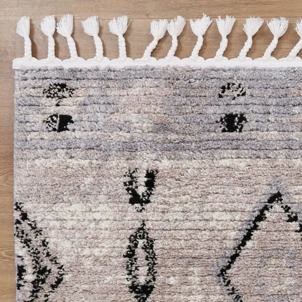 Tribal Diamond Ash Rug - Elegant Moroccan Design