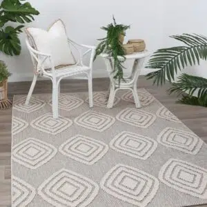Modern Indoor/Outdoor Brown Rug Durable UV-resistant Synthetic Polypropylene Tribal Pattern