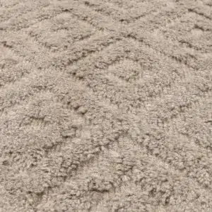 Handcrafted Goa Diamond Wool Blend Ash Rug enhances home decor with luxurious warmth and texture