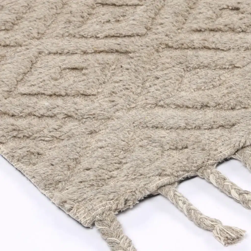 Handcrafted Goa Diamond Wool Blend Ash Rug enhances home decor with luxurious warmth and texture