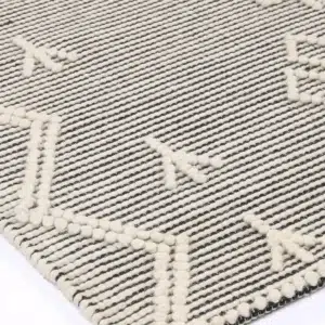 Handcrafted Aztec Wool Blend Cream Rug Goa Design No Tassels Soft Durable Warm Living Room Decor Hand Tufted Artisan Crafted