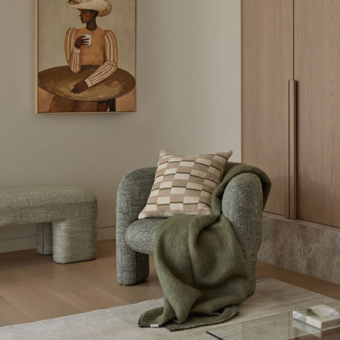 Green Elio Armchair for living room or home office